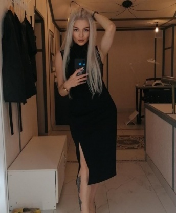 Мои услуги позволят тебе погрузиться в волнующий океан страсти и желания. Моя красивая внешность и опыт находятся в абсолютном гармоничном сочетании. В сексе я бываю страстной, нежной или доминирующей - все зависит от твоих секретных фантазий. У меня есть много сексуальных талантов, которые приведут тебя к нирване блаженства. Я имею отличные отзывы, которые подтверждают оставленные фото. 📸 Живу в Москве и готова устроить тебе незабываемое время! 💋 410, 27 лет